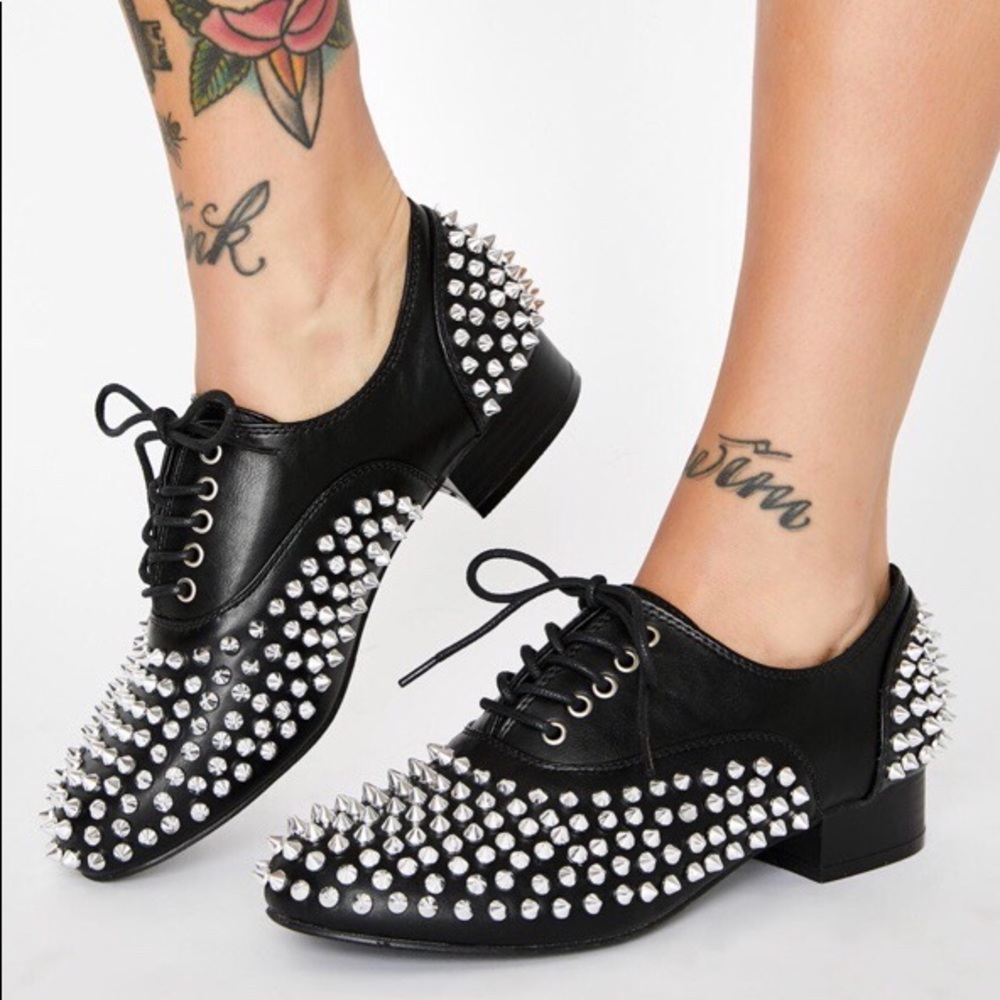 Spiked oxfords